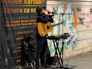 Невен, свирач коме је радно место пролаз на Зеленом венцу