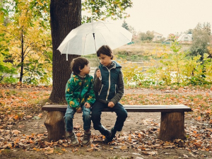 Топло са орканском кошавом, средином дана киша и пљускови