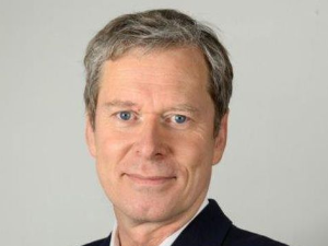 Еко минијатуре: Пчеларење - ројење пчела