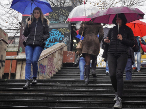 Облачно и хладно, понегде са слабим падавинама