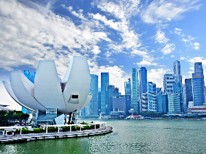 На листи најскупљих градова на свету 2023. Сингапуру на првом месту се придружио Цирих