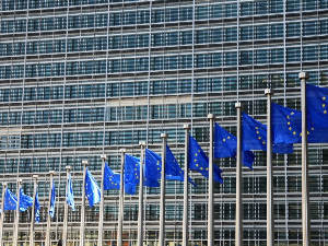 ЕК: Србија остварила напредак у неколико области