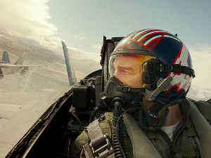 Полицајац потегао пиштољ на колегу због претње да ће му открити крај новог „Топ гана“