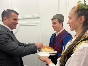 Срби и Мађари ће у школама учити о пријатељству два народа