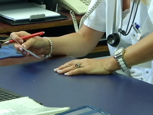 Како утврдити да ли је боловање лажно – неки послодавци ангажују чак и приватне детективе