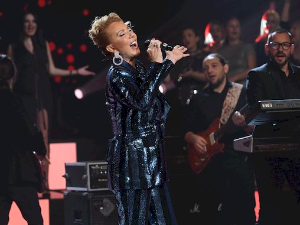 Златна плоча: Лепа Брена