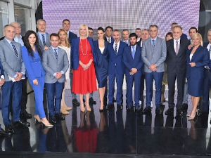 Кроз годину