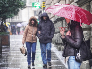 Oблачно и хладно са слабом кишом и суснежицом, поподне без падавина