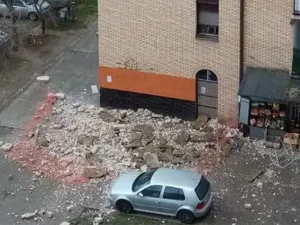 Обрушила се фасада зграде у Смедереву, нема повређених