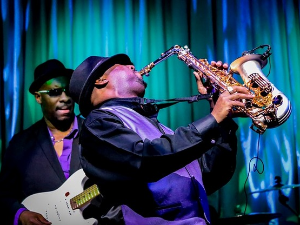  Свеци марширају 