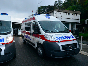  Хитна помоћ: Жена тешко повређена у удесу у Раковици