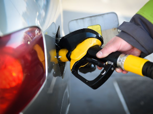 Нове цене горива – и бензин и евродизел појефтинили за три динара