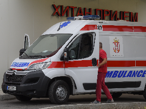 У саобраћајној несрећи код Ниша повређено седам особа, међу којима троје деце