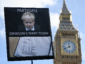 Борба за опстанак у посланичким клупама - Борис Џонсон сведочио о афери "Журкагејт"