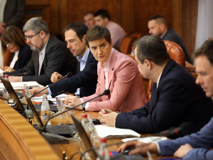 Влада повећала путарине, издвојила 4,3 милијарде за лечење ретких болести