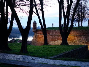 Променљиво време – сунце смењују облаци, температура до 20 степени