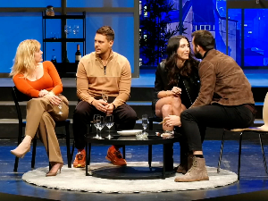 Да ли је Лаж представа или живот - овације на премијери