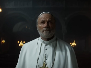 Зашто је филм „Папин егзорциста“ узбуркао Ватикан