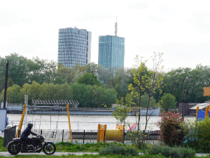 Сунчано и топло, од понедељка обилнији пљускови и пад температуре