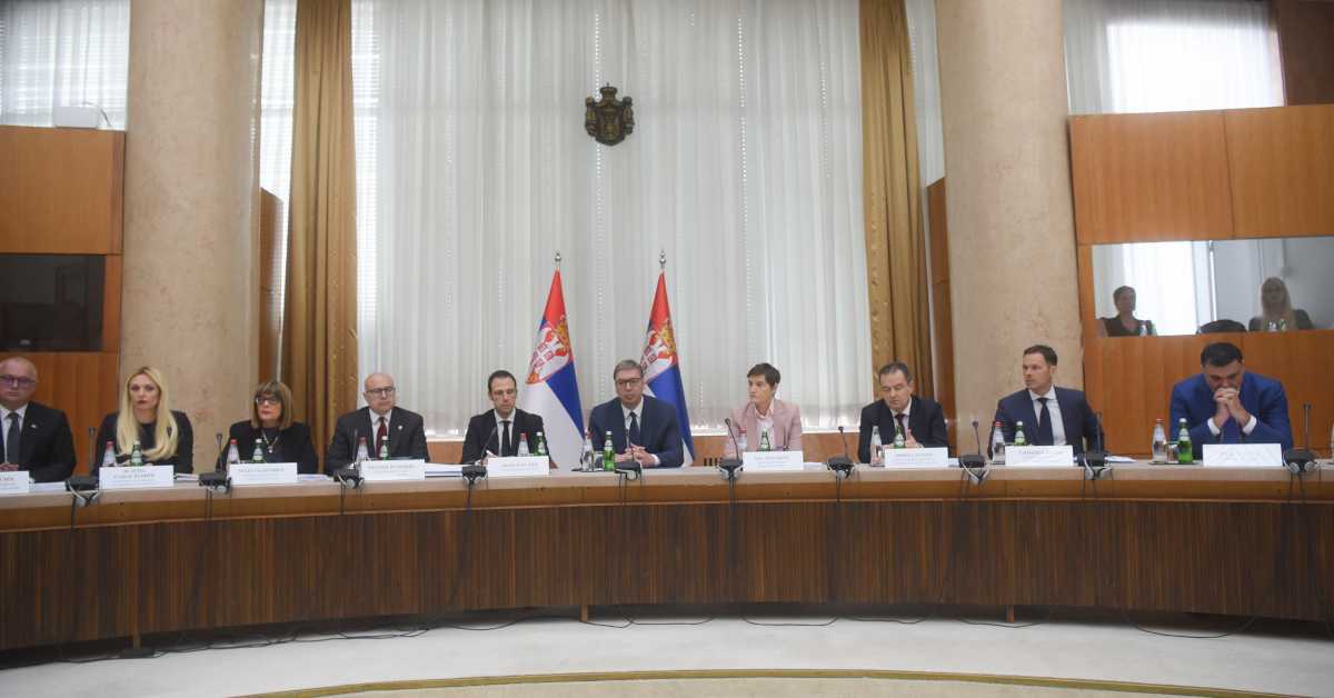 Одржана седница Владе о ситуацији на КиМ, присуствовао и председник Вучић