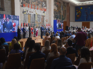 Вучић: Пре краја године значајно повећање плата лекарима и медицинским техничарима