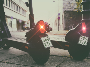 Парижани су гласали за град без електричних  тротинета 