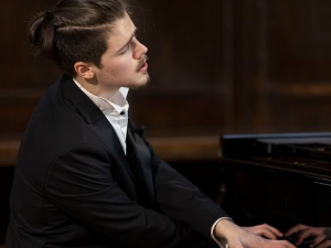 Рапсодија за клавир: Богдан Дугалић