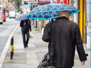 Мало топлије – смена сунца и облака, могући пљускови с грмљавином