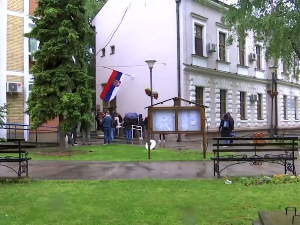 Ко испуњава услове за рад са децом и постоји ли надзор