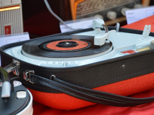  Игла на винилу – Ренато Рашел 