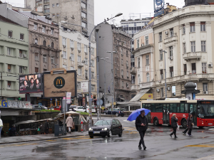 Хладније уз кишу, пљускове и снег