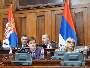 Скупштина Србије о безбедносној ситуацији; Брнабић: Не смета ми протест, сметају ми позиви на насиље