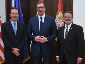 Вучић америчким сенаторима: Остајемо привржени доследној политици чувања националних интереса