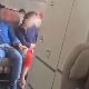 Хаос у јужнокорејском путничком авиону, путник отворио врата неколико минута пред слетање