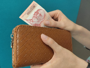 РЗС: Просечна мартовска нето зарада 85.485, медијална 64.363 динара