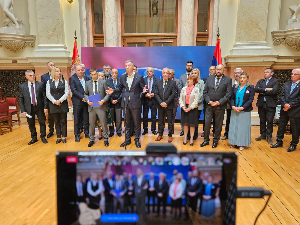 Део опозиције: Вучић да поднесе оставку због дешавања на КиМ