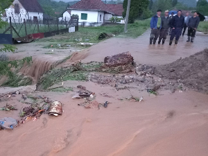 Велико невреме код Пожеге - у прекиду и саобраћај на прузи Београд-Бар