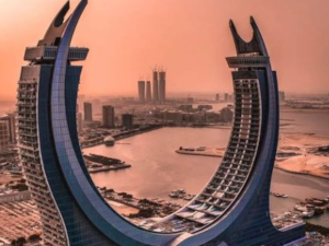 Торњеви у Лусаилу дизајнирани као мачеви