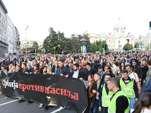 Протест "Србија против насиља" испред Народне скупштине