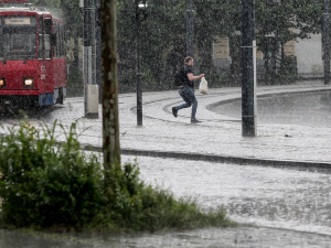 Киша и облаци до краја недеље – када нам стижу летње температуре