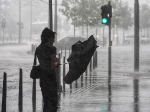 РХМЗ упозорио на обилне падавине широм Србије, највише кише у Борском округу