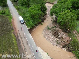 Због кише ванредна ситуација у 40 општина и градова