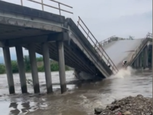 Немања је снимио тренутак урушавања моста у Мрчајевцима и спречио велику трагедију