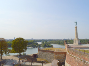 Стиже право лето, облаци поподне напуштају Србију