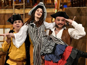 Плава птица: Гусарски брод плови...