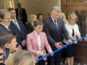 Брнабићева и Пленковић отворили хрватску "Матицу" у Суботици