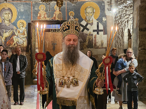 На северу КиМ мирно али напето, патријарх Порфирије у Пећкој патријаршији и на Газиместану