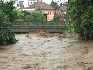 Ванредно у Врњачкој Бањи, Александровцу и околним селима, бујичне поплаве оштетиле путеве и усеве  