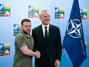 Столтенберг: Украјина никад ближа НАТО-у, састајемо се као једнаки