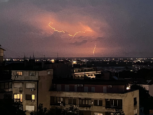 Невреме после најтоплијег дана – град погодио Апатин и Српски Милетић, киша у Сомбору